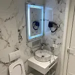Hotel Dedej *