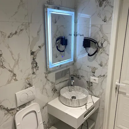 Hotel Dedej *