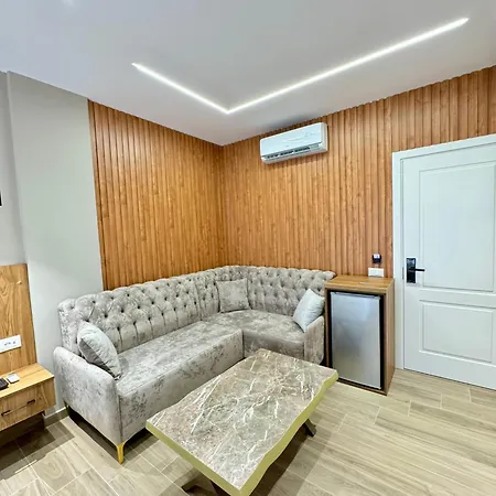 Dedej Hotel *