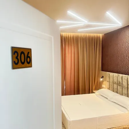 Hotel Dedej *